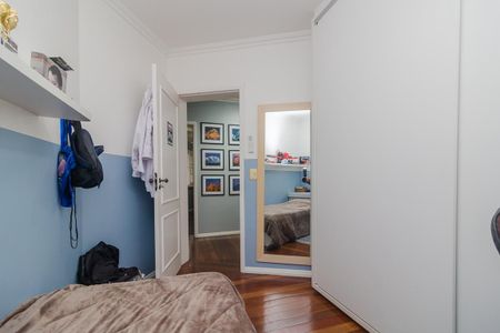 Casa à venda com 330m², 4 quartos e 4 vagas Casa à venda com 330m², 4 quartos e 4 vagasQuarto 3