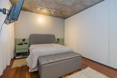 Casa à venda com 330m², 4 quartos e 4 vagas Casa à venda com 330m², 4 quartos e 4 vagasSuíte