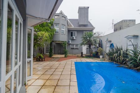 Casa à venda com 330m², 4 quartos e 4 vagas Casa à venda com 330m², 4 quartos e 4 vagasÁrea Externa