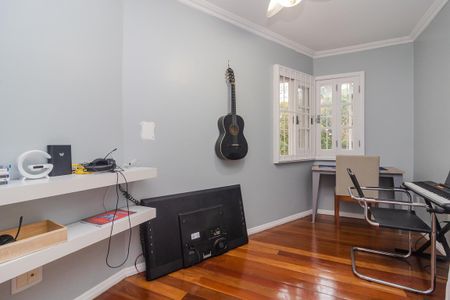 Casa à venda com 330m², 4 quartos e 4 vagas Casa à venda com 330m², 4 quartos e 4 vagasQuarto 2