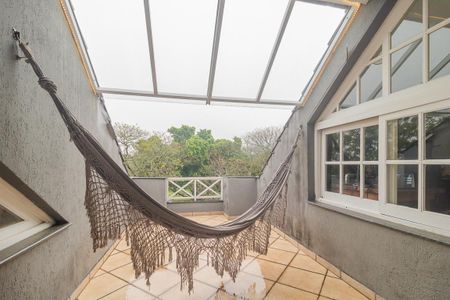 Casa à venda com 330m², 4 quartos e 4 vagas Casa à venda com 330m², 4 quartos e 4 vagasVaranda