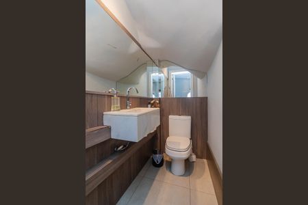 Casa à venda com 330m², 4 quartos e 4 vagas Casa à venda com 330m², 4 quartos e 4 vagasLavabo