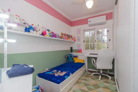 Casa à venda com 330m², 4 quartos e 4 vagas Casa à venda com 330m², 4 quartos e 4 vagasQuarto 4