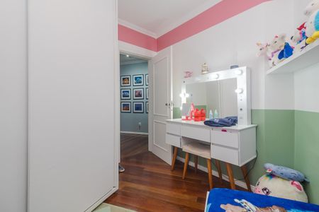 Casa à venda com 330m², 4 quartos e 4 vagas Casa à venda com 330m², 4 quartos e 4 vagasQuarto 4