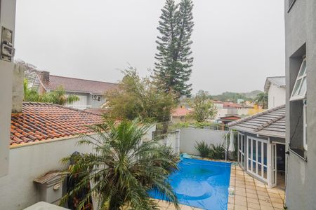 Casa à venda com 330m², 4 quartos e 4 vagas Casa à venda com 330m², 4 quartos e 4 vagasVista do Quarto 3