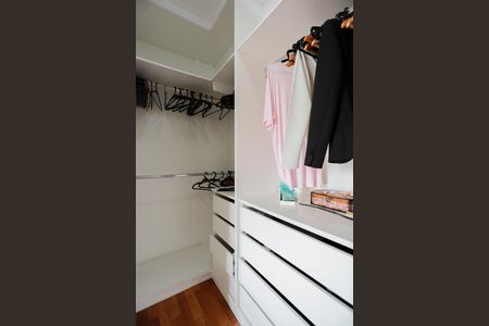 Apartamento à venda com 145m², 3 quartos e 2 vagasCloset da suíte 1