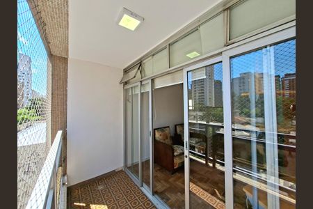 Apartamento à venda com 105m², 3 quartos e 1 vagaVaranda