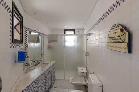 Apartamento à venda com 156m², 3 quartos e 2 vagas Apartamento à venda com 156m², 3 quartos e 2 vagasBanheiro da Suíte