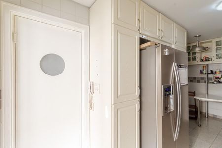 Apartamento à venda com 156m², 3 quartos e 2 vagas Apartamento à venda com 156m², 3 quartos e 2 vagasCozinha