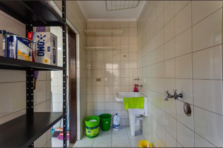 Casa para alugar com 181m², 3 quartos e 2 vagas Casa para alugar com 181m², 3 quartos e 2 vagasÁrea de Serviço