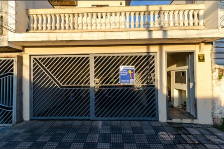 Casa para alugar com 181m², 3 quartos e 2 vagas Casa para alugar com 181m², 3 quartos e 2 vagasFachada