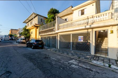 Fachada de casa para alugar com 3 quartos, 181m² em Vila Serralheiro, São Paulo