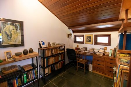 Casa de condomínio à venda com 210m², 4 quartos e 2 vagasSala 2