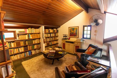 Casa de condomínio à venda com 210m², 4 quartos e 2 vagasSala 2