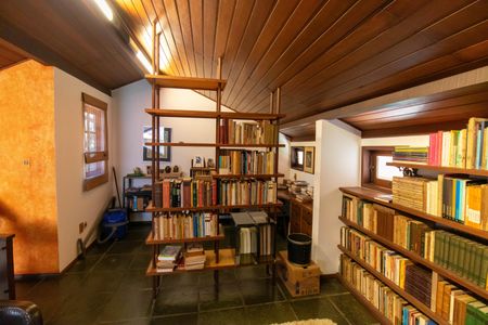 Casa de condomínio à venda com 210m², 4 quartos e 2 vagasSala 2