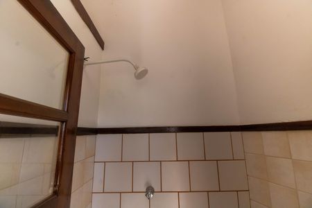 Casa de condomínio à venda com 210m², 4 quartos e 2 vagasBanheiro de serviço