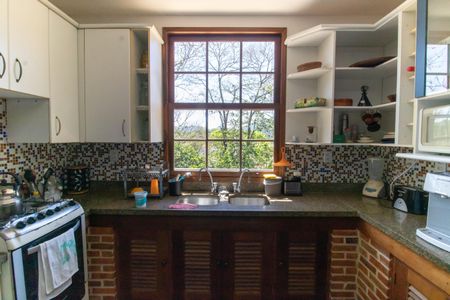 Casa de condomínio à venda com 210m², 4 quartos e 2 vagasCozinha