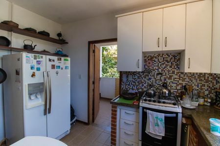 Casa de condomínio à venda com 210m², 4 quartos e 2 vagasCozinha