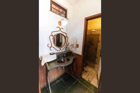 Casa de condomínio à venda com 210m², 4 quartos e 2 vagasBanheiro Social 2