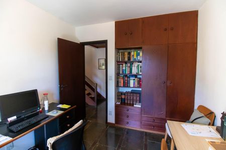 Casa de condomínio à venda com 210m², 4 quartos e 2 vagasQuarto 3