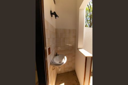 Casa de condomínio à venda com 210m², 4 quartos e 2 vagasBanheiro de serviço