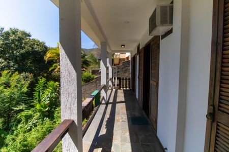 Casa de condomínio à venda com 210m², 4 quartos e 2 vagasVaranda da Suíte