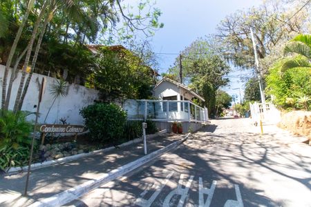 Casa de condomínio à venda com 210m², 4 quartos e 2 vagasFachada