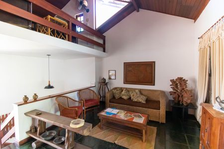 Sala de casa de condomínio à venda com 4 quartos, 210m² em Maravista, Niterói