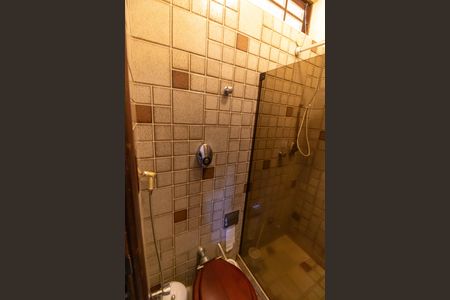 Casa de condomínio à venda com 210m², 4 quartos e 2 vagasBanheiro Social 2