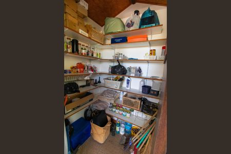 Casa de condomínio à venda com 210m², 4 quartos e 2 vagasDespensa