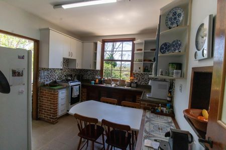 Casa de condomínio à venda com 210m², 4 quartos e 2 vagasCozinha