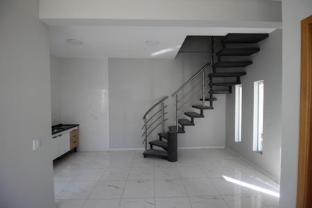 Sala de casa de condomínio para alugar com 2 quartos, 59m² em Aparecidinha, Sorocaba