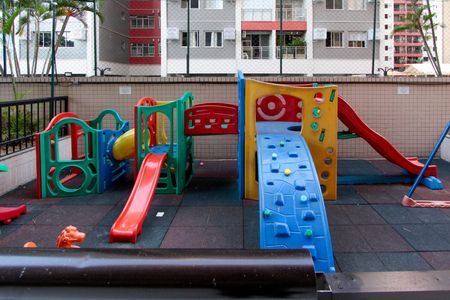 Apartamento para alugar com 77m², 2 quartos e 1 vaga Apartamento para alugar com 77m², 2 quartos e 1 vagaÁrea comum - Playground