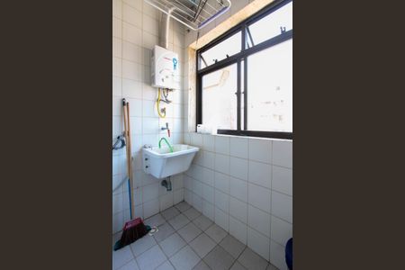 Apartamento para alugar com 77m², 2 quartos e 1 vaga Apartamento para alugar com 77m², 2 quartos e 1 vagaCozinha e Área de Serviço