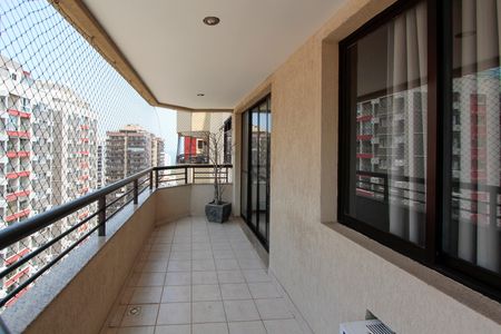 Varanda de apartamento para alugar com 2 quartos, 77m² em Barra da Tijuca, Rio de Janeiro