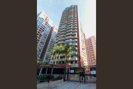 Apartamento para alugar com 77m², 2 quartos e 1 vaga Apartamento para alugar com 77m², 2 quartos e 1 vagaFachada