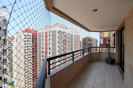 Varanda de apartamento para alugar com 2 quartos, 77m² em Barra da Tijuca, Rio de Janeiro