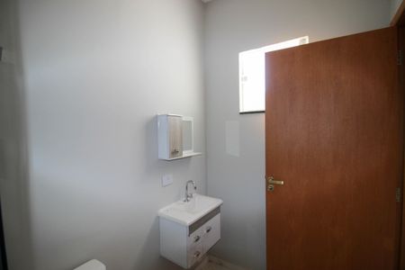 Casa de condomínio para alugar com 59m², 2 quartos e 1 vaga Casa de condomínio para alugar com 59m², 2 quartos e 1 vagaBanheiro 1