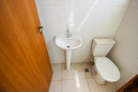 Casa de condomínio para alugar com 59m², 2 quartos e 1 vaga Casa de condomínio para alugar com 59m², 2 quartos e 1 vagaBanheiro 2