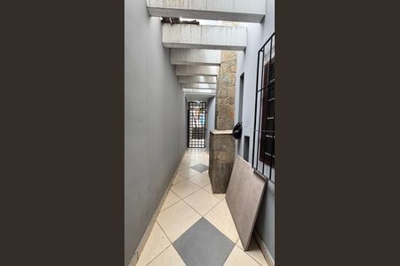 Casa à venda com 230m², 3 quartos e 5 vagas Casa à venda com 230m², 3 quartos e 5 vagasCorredor