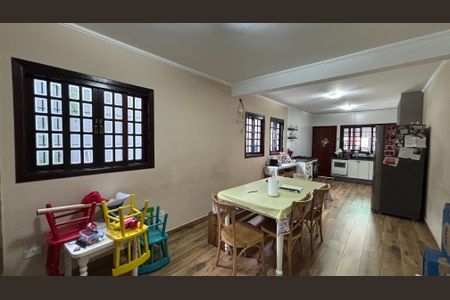 Casa à venda com 230m², 3 quartos e 5 vagas Casa à venda com 230m², 3 quartos e 5 vagas Cozinha