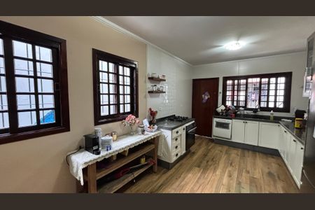 Casa à venda com 230m², 3 quartos e 5 vagas Casa à venda com 230m², 3 quartos e 5 vagas Cozinha