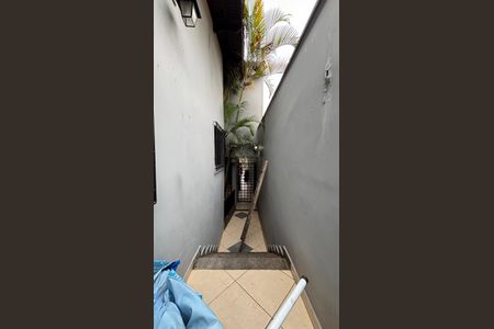 Casa à venda com 230m², 3 quartos e 5 vagas Casa à venda com 230m², 3 quartos e 5 vagasCorredor