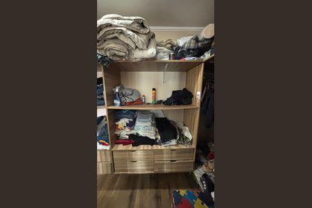 Casa à venda com 230m², 3 quartos e 5 vagas Casa à venda com 230m², 3 quartos e 5 vagasSuite 1 Closet