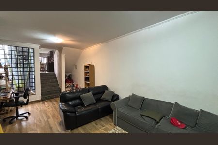 Casa à venda com 230m², 3 quartos e 5 vagas Casa à venda com 230m², 3 quartos e 5 vagasSala