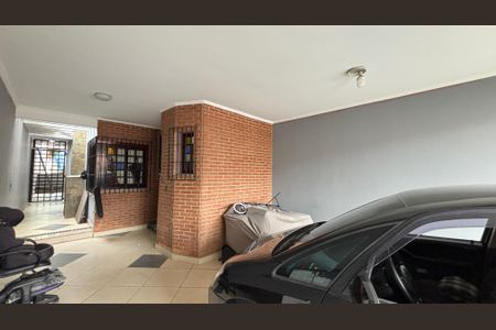 Casa à venda com 230m², 3 quartos e 5 vagas Casa à venda com 230m², 3 quartos e 5 vagasGaragem