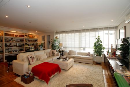 Apartamento à venda com 160m², 3 quartos e 1 vagaSala 