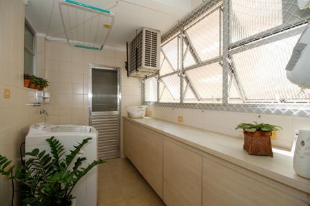 Apartamento à venda com 160m², 3 quartos e 1 vagaÁrea de Serviço