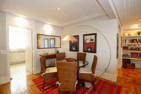 Apartamento à venda com 160m², 3 quartos e 1 vagaSala 