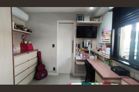 Apartamento à venda com 137m², 3 quartos e 2 vagasSuíte 2
